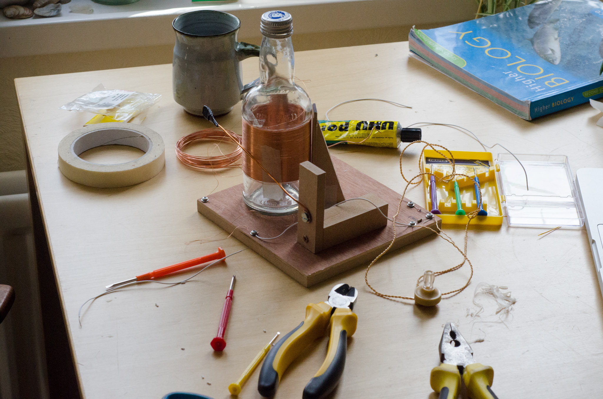 assembling the radio